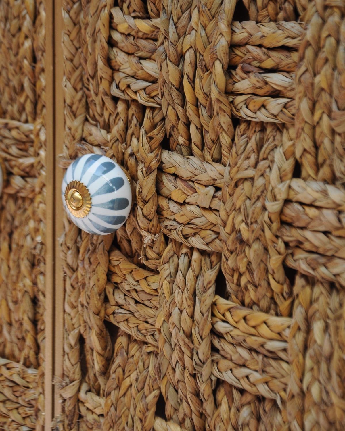 Water hyacinth weave close-up